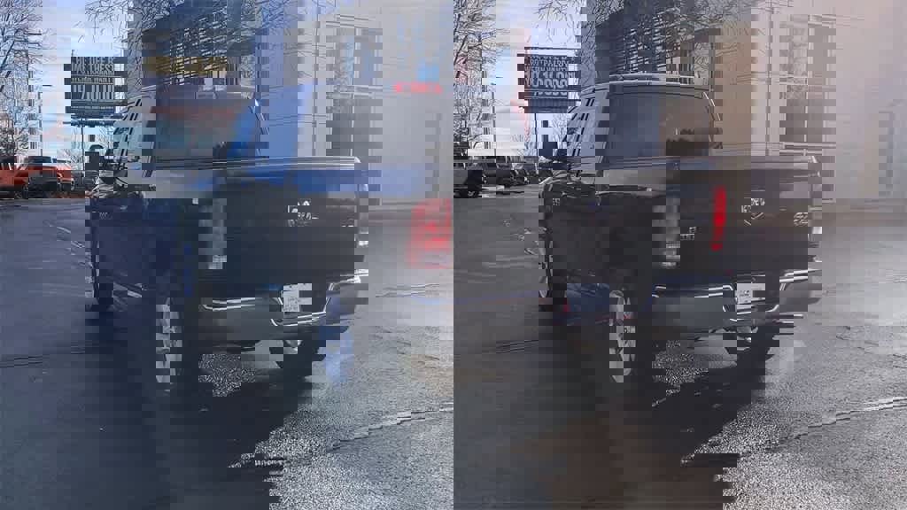 Used 2023 RAM 1500 Classic SLT image 7