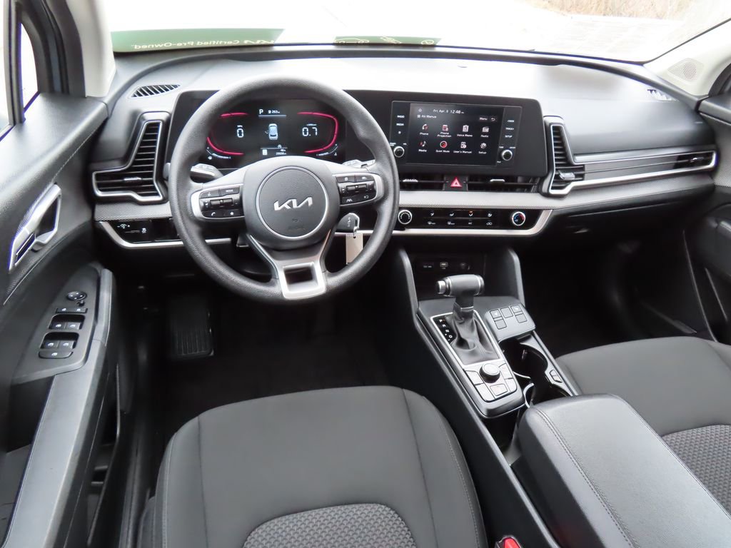 Certified 2025 Kia Sportage LX image 4