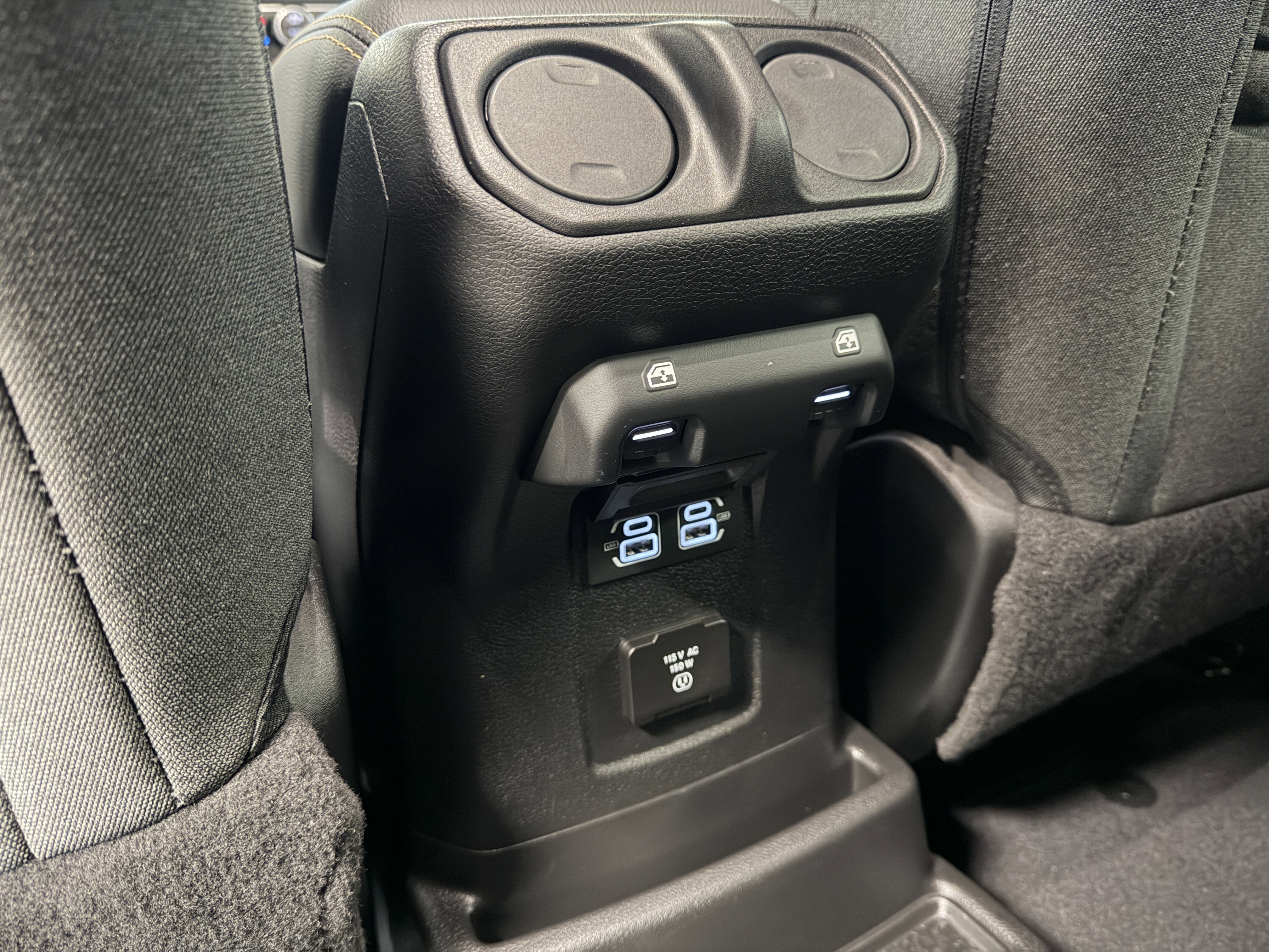 Used 2025 Jeep Wrangler Unlimited Sahara AWD/4WD image 26