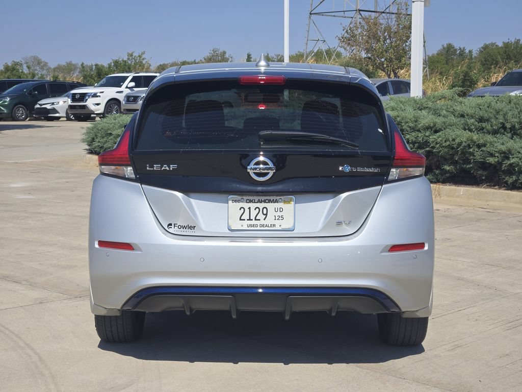 Used 2022 Nissan Leaf SV w/ SV Technology Package FWD image 6