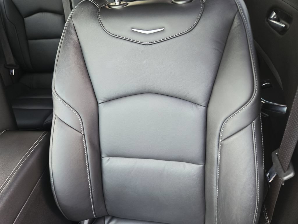 Used 2023 Cadillac XT4 Premium Luxury w/ Technology Package FWD image 15