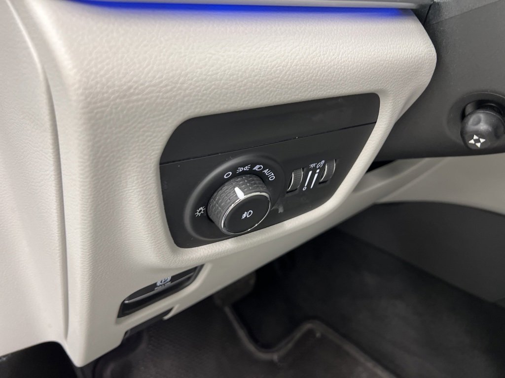 Used 2022 Jeep Grand Cherokee L Summit w/ Advanced Protech Group IV image 18