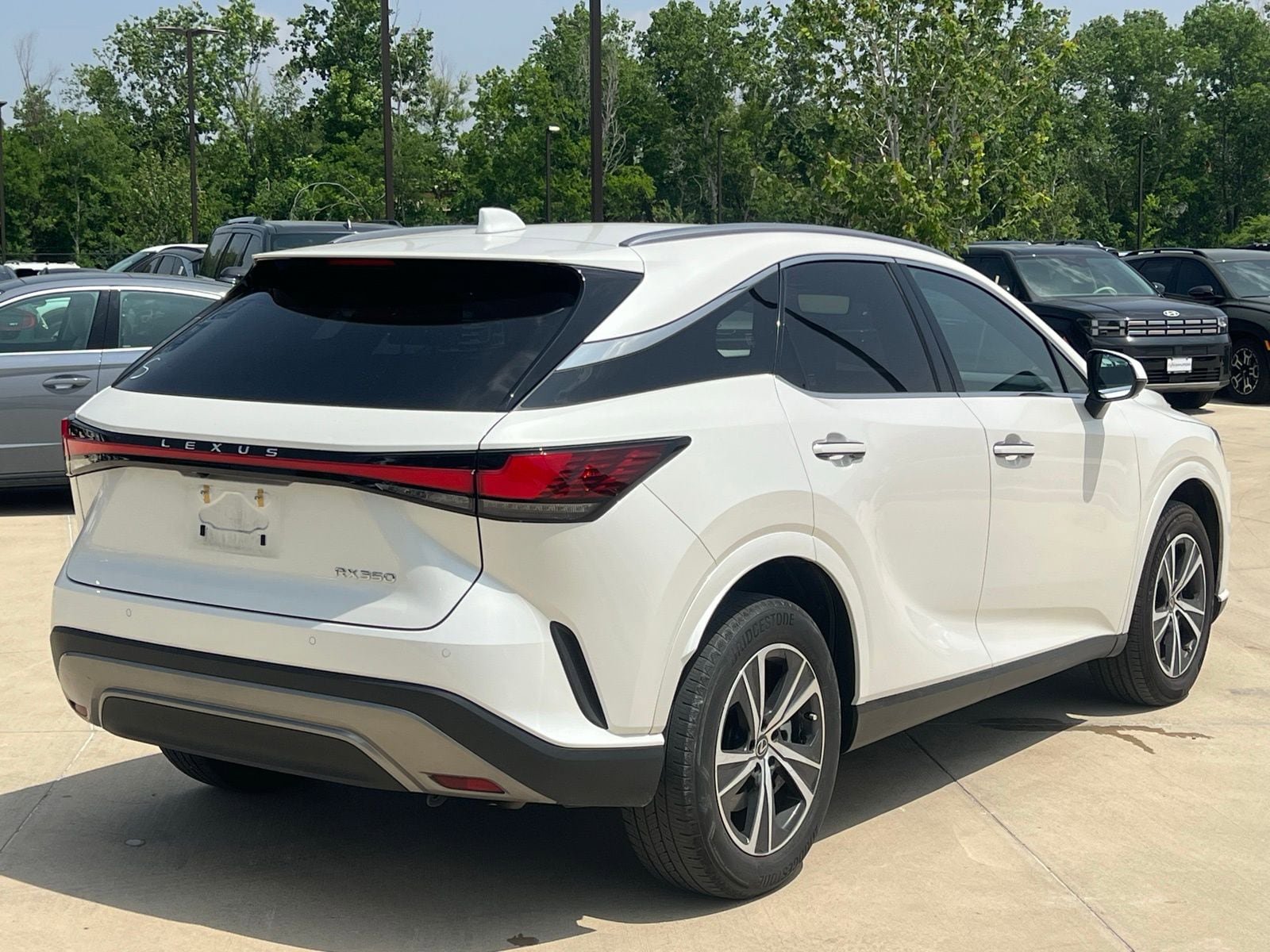 Used 2024 Lexus RX 350 Premium w/ Accessory Package (Z1) FWD image 11