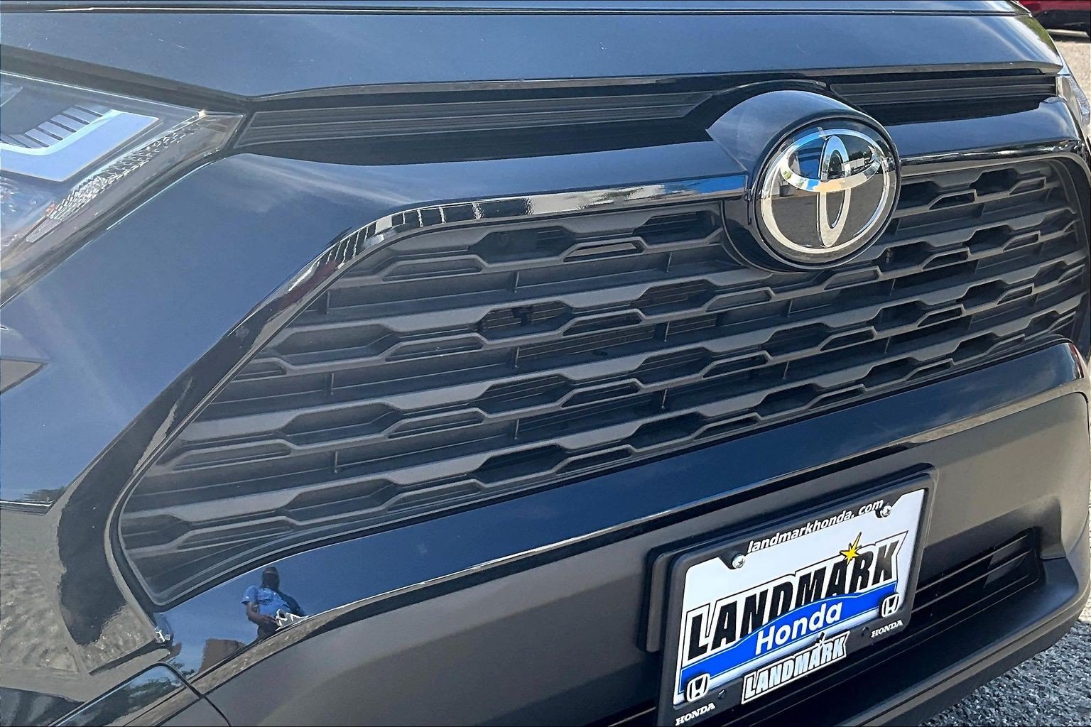 Used 2025 Toyota RAV4 LE AWD/4WD image 29