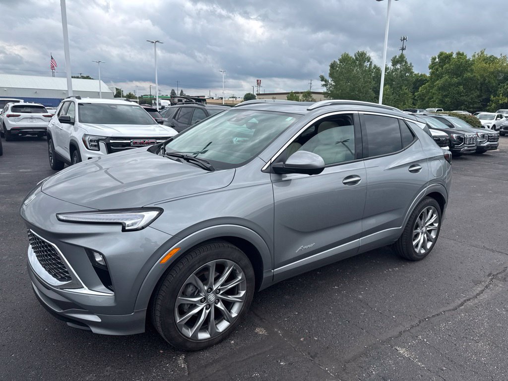 Used 2024 Buick Encore GX Avenir w/ Avenir Technology Package FWD image 4