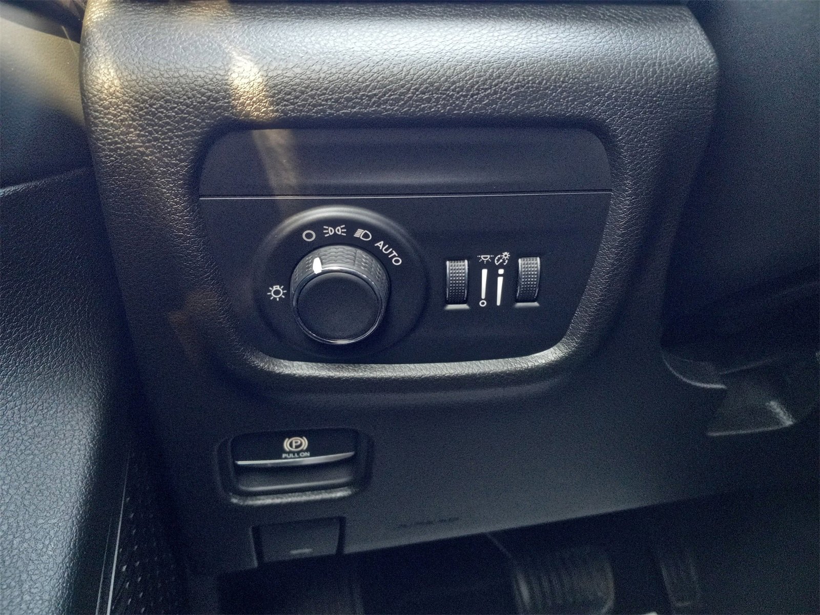 Used 2023 Jeep Grand Cherokee Altitude image 26