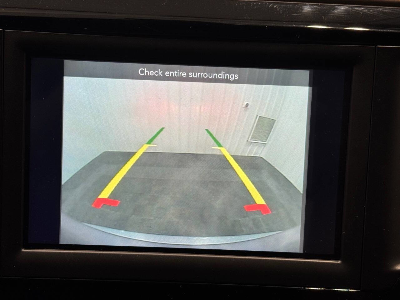 Used 2018 Chrysler Pacifica Touring-L FWD image 32