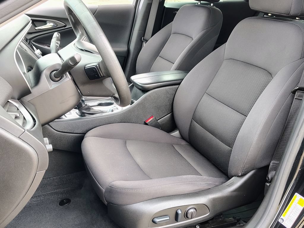 Used 2022 Chevrolet Malibu LT FWD image 16