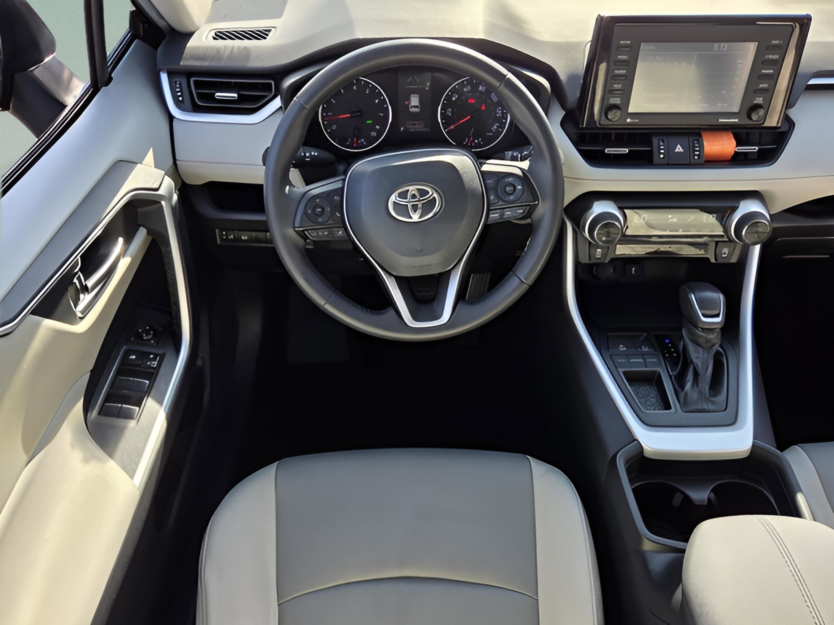 Certified 2021 Toyota RAV4 XLE Premium FWD image 10