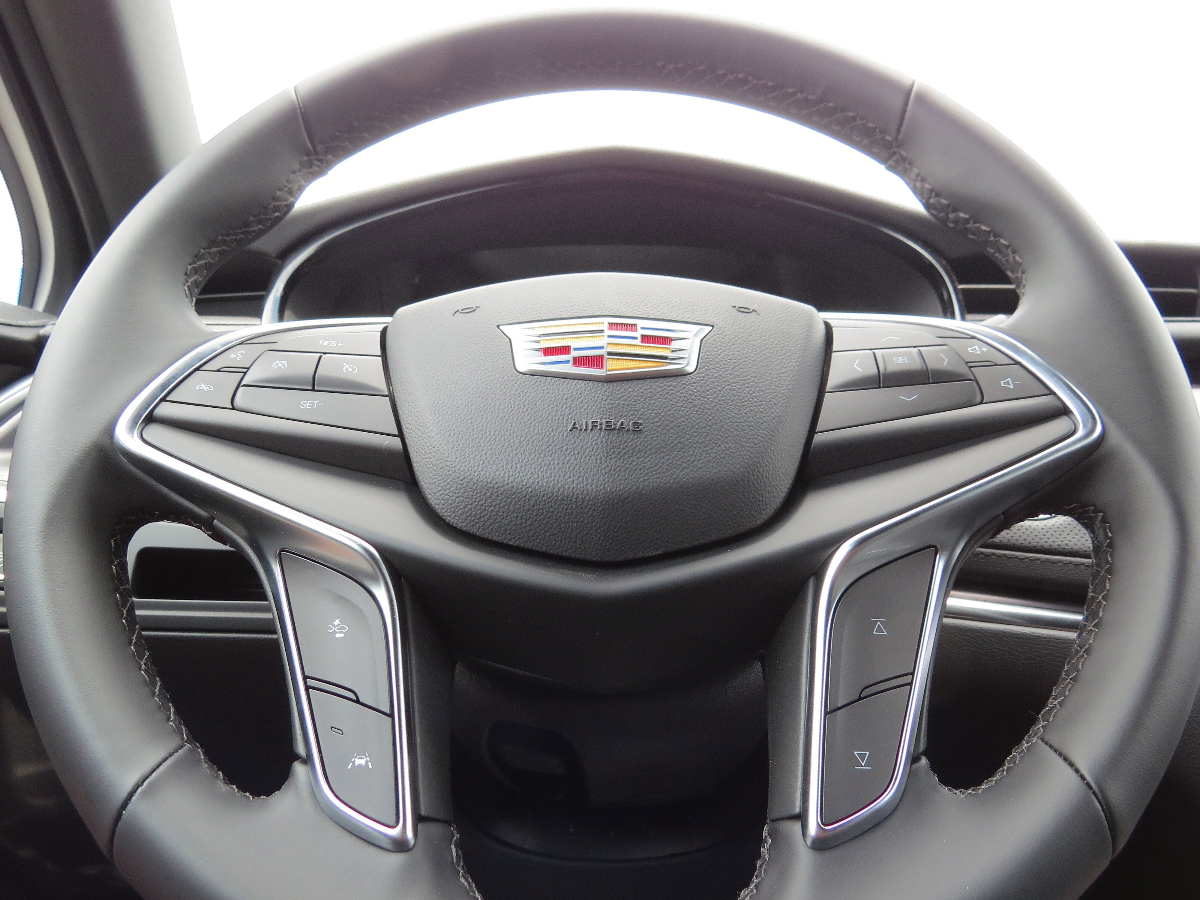 New 2025 Cadillac XT5 Luxury w/ LPO, Floor Liner Package image 19