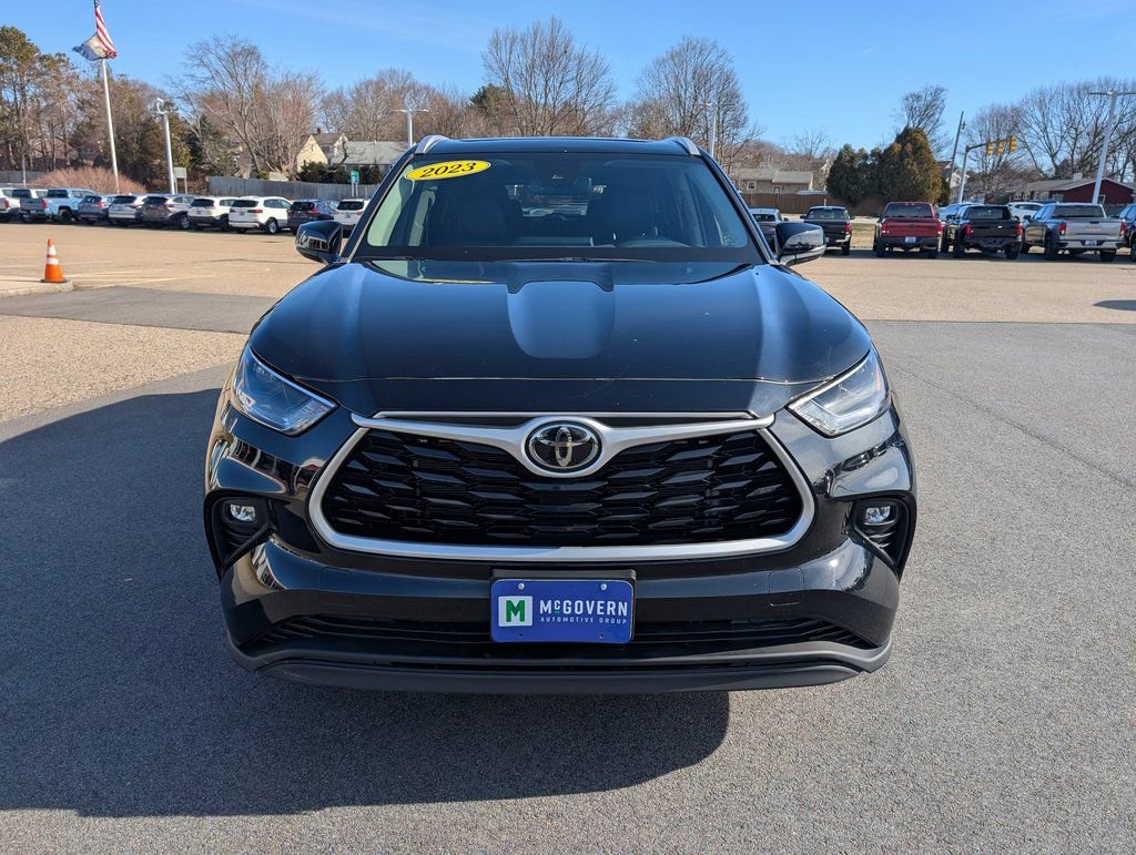 Used 2023 Toyota Highlander XLE image 9