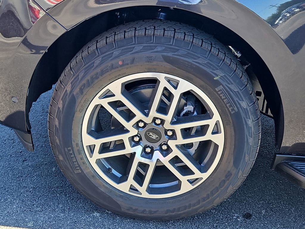 New 2025 Ford Expedition Active image 17