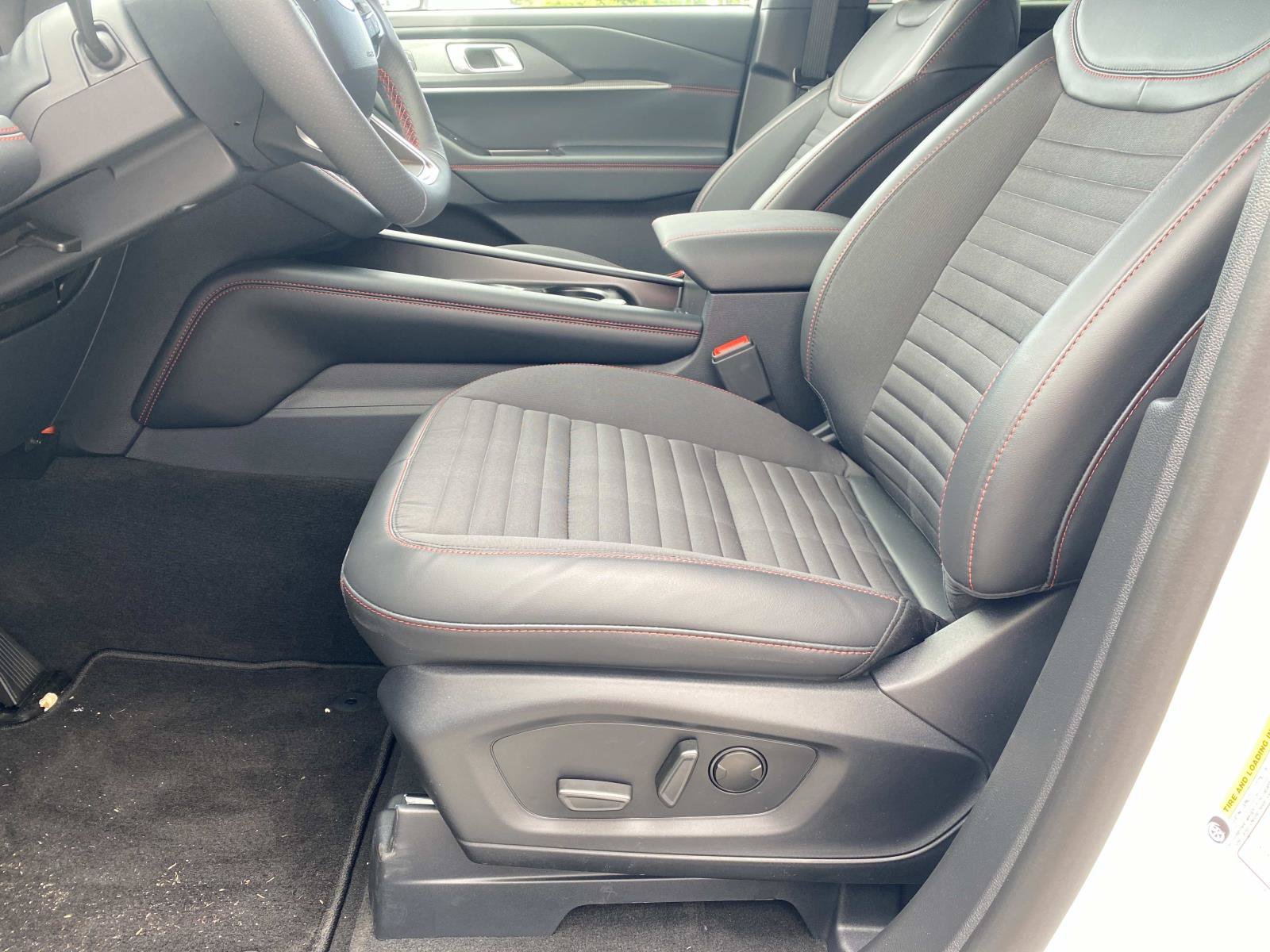 New 2026 Ford Explorer ST-Line w/ ST-Line Street Pack RWD image 14
