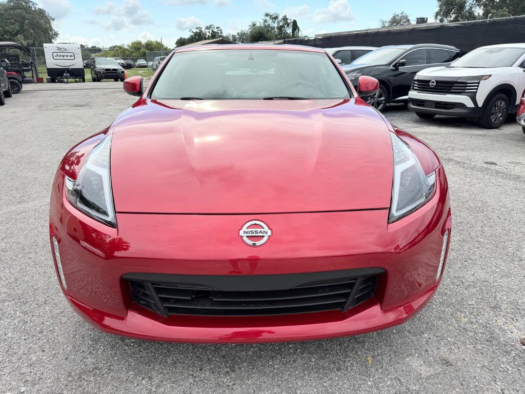 Used 2018 Nissan 370Z Coupe RWD image 2