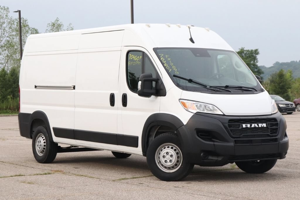 Used 2024 RAM ProMaster 2500 FWD image 2