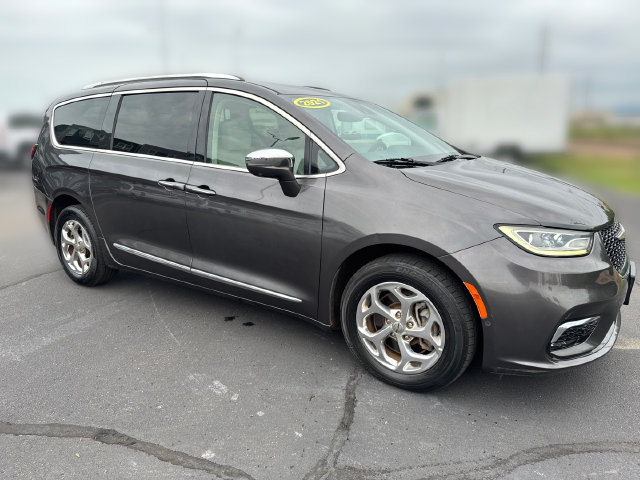 Used 2021 Chrysler Pacifica Limited w/ Premium & Safety Sphere Group AWD/4WD image 7