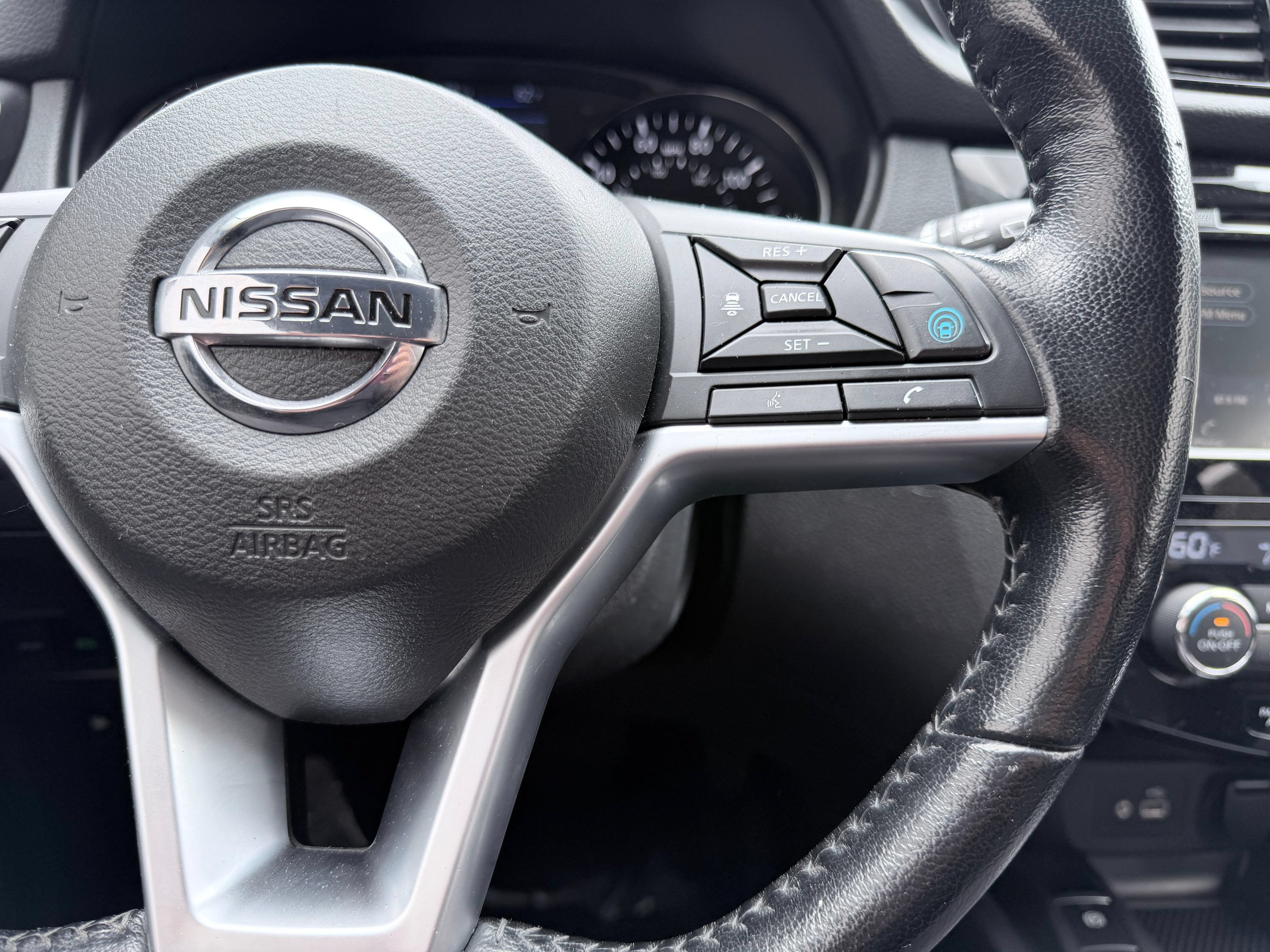 Used 2022 Nissan Rogue Sport SV w/ Technology Package AWD/4WD image 40