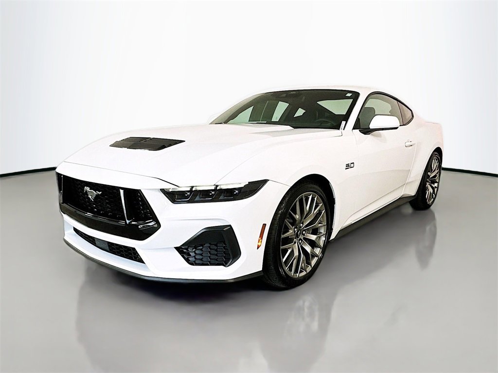 Used 2025 Ford Mustang GT Premium image 3