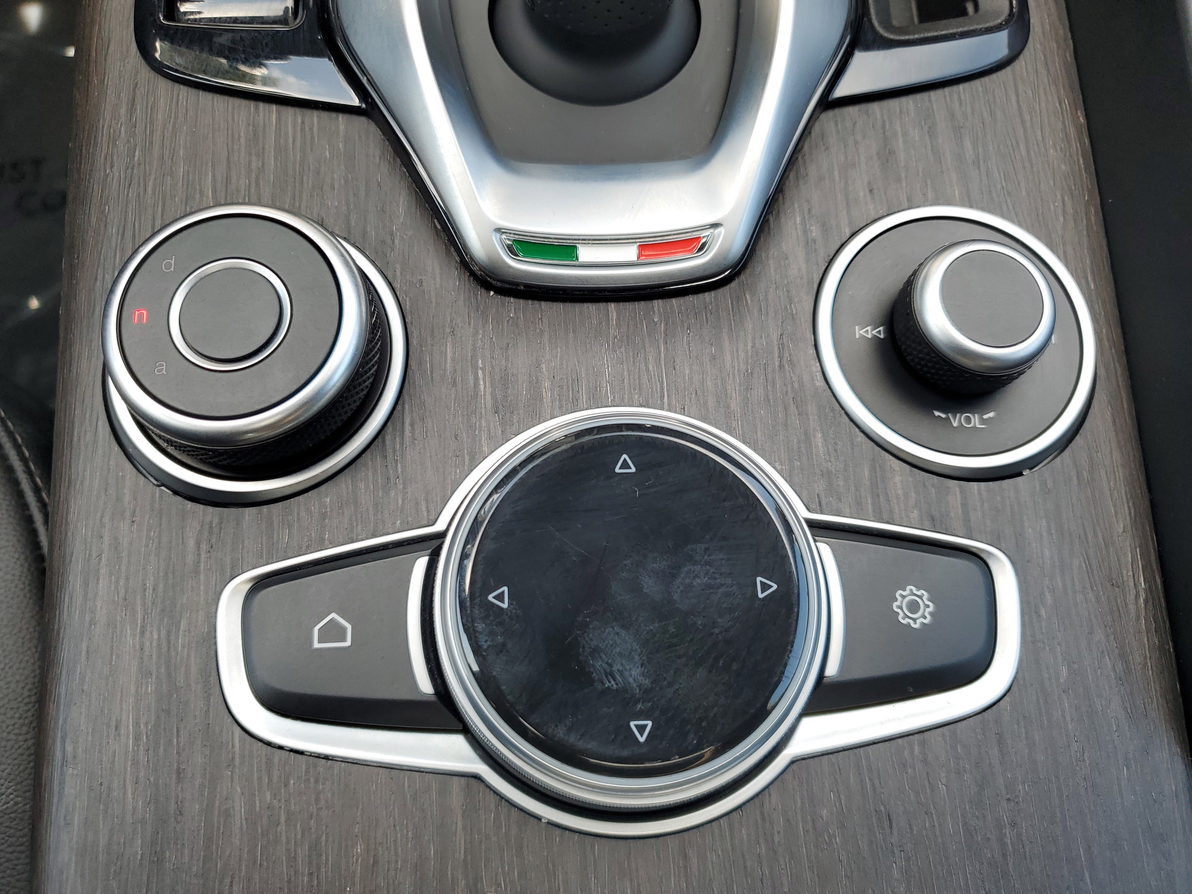 Used 2022 Alfa Romeo Giulia Ti image 25