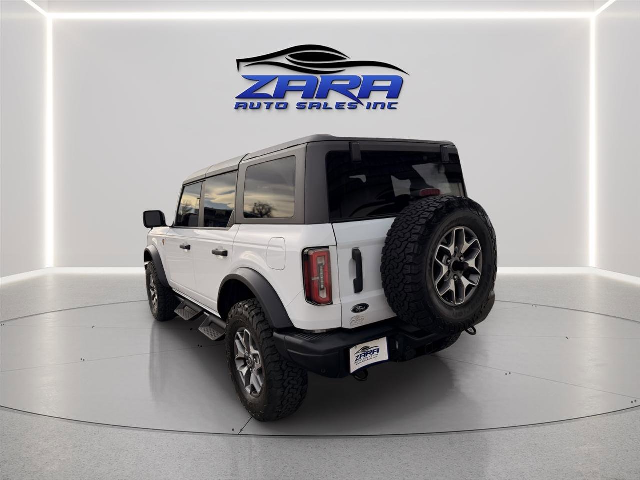 Used 2023 Ford Bronco Badlands image 4