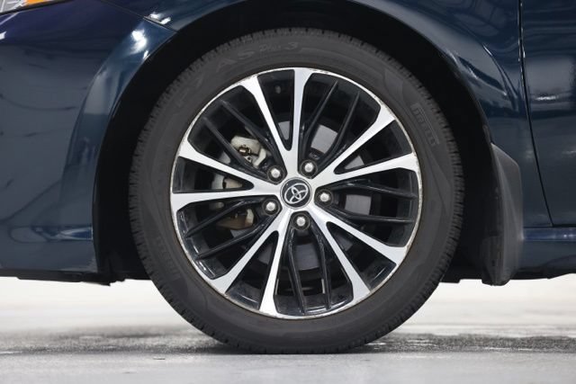 Used 2020 Toyota Camry SE FWD image 8