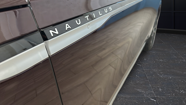 Used 2024 Lincoln Nautilus Reserve w/ Equipment Group 203A AWD/4WD image 42