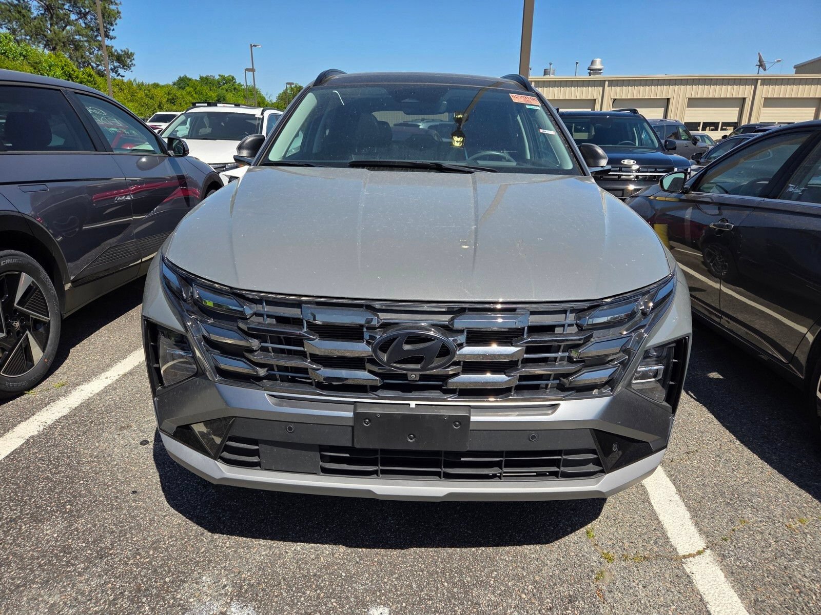 Used 2025 Hyundai Tucson Limited AWD/4WD image 2