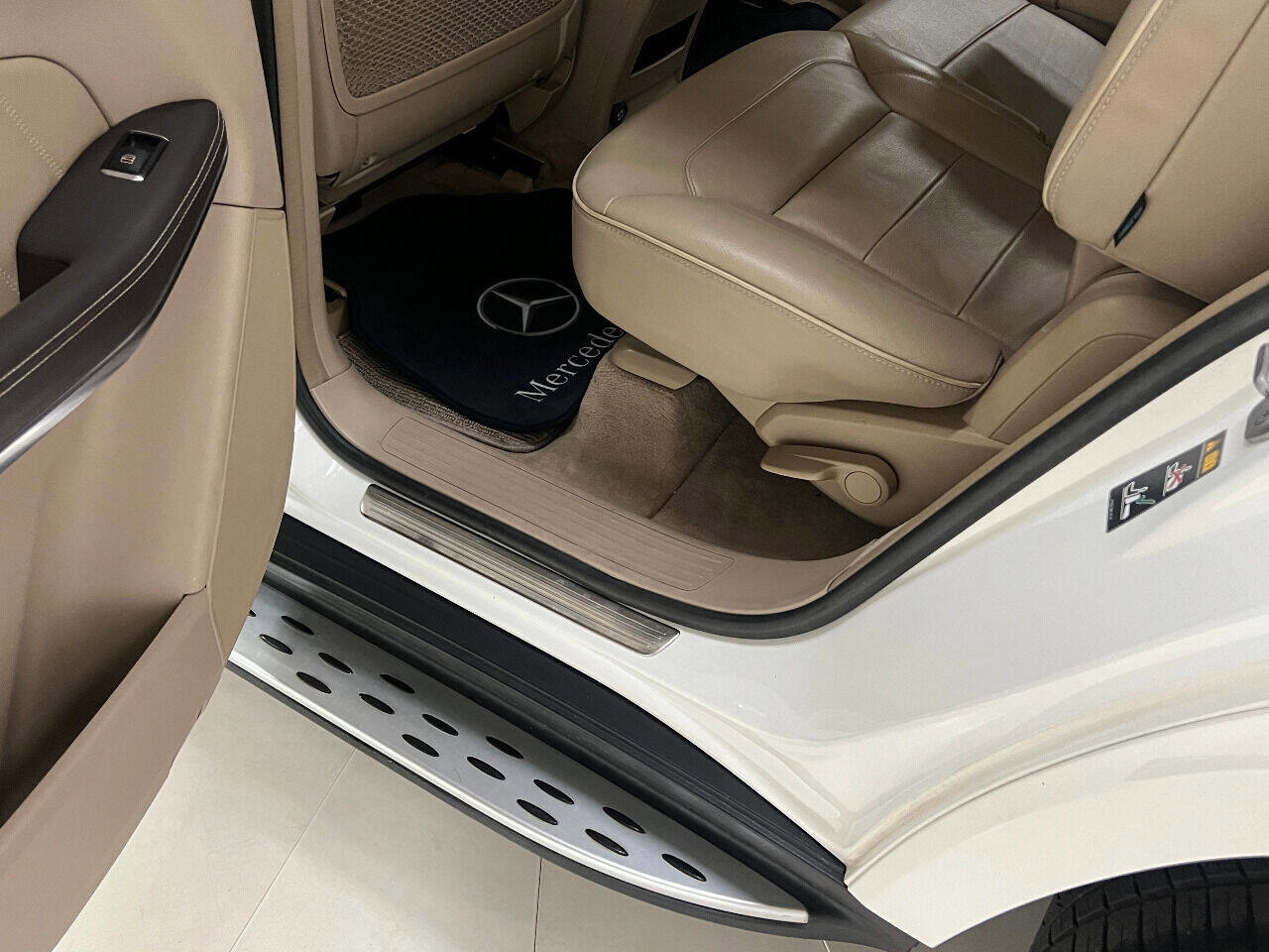 Used 2014 Mercedes-Benz GL 550 4MATIC image 69