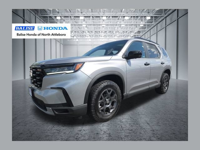 Used 2025 Honda Pilot TrailSport image 1