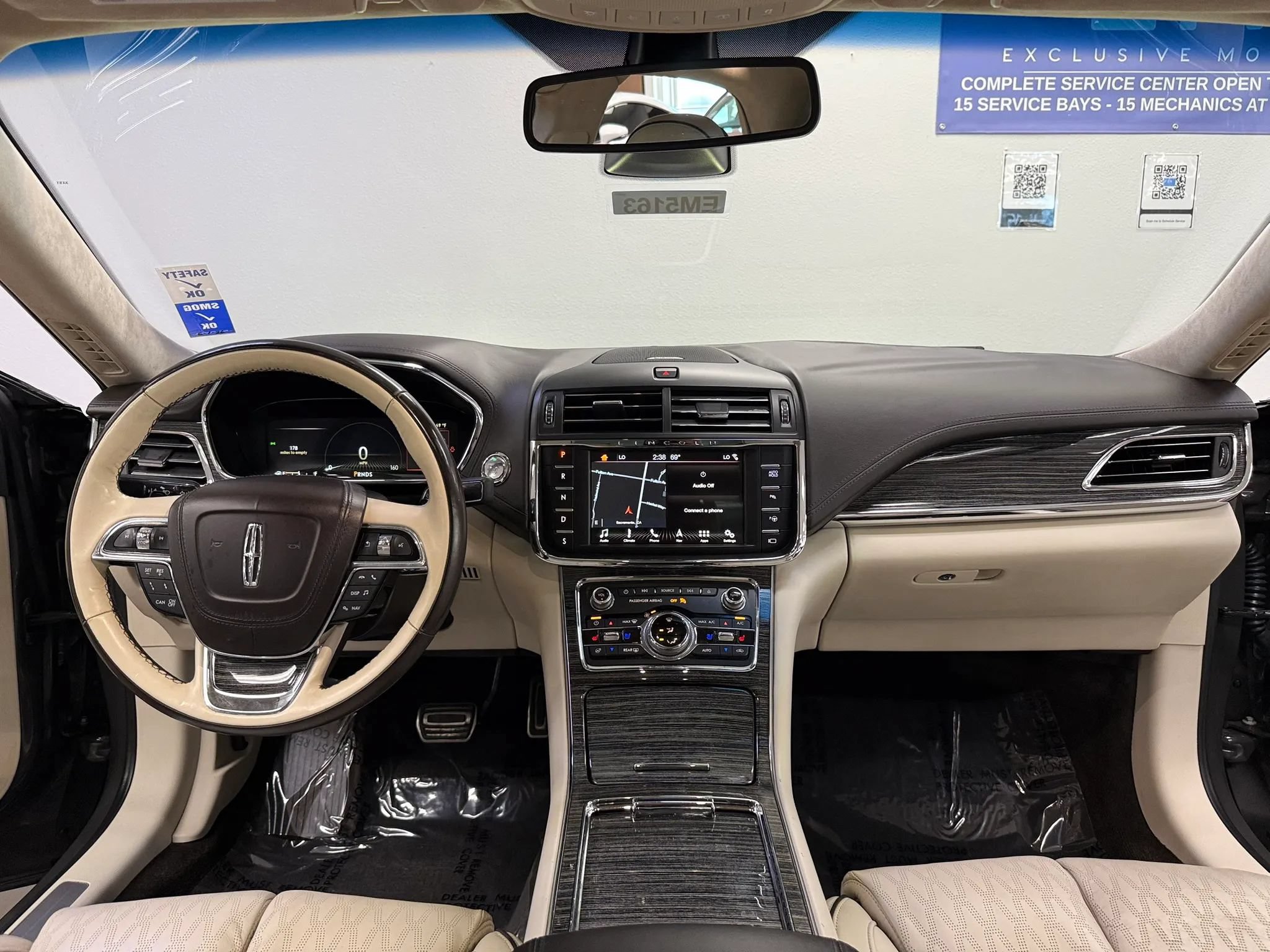 Used 2017 Lincoln Continental Black Label w/ Technology Package FWD image 11