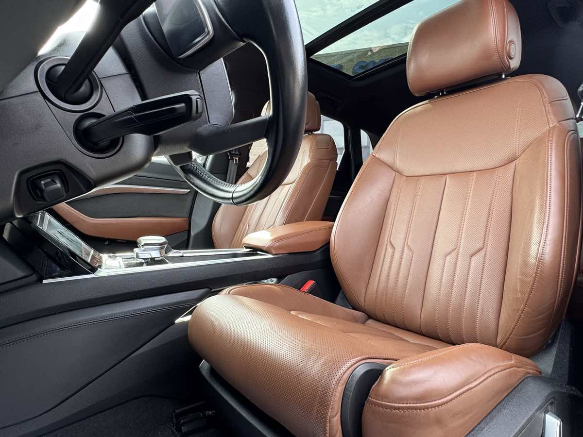 Used 2019 Audi e-tron Prestige w/ Prestige Package image 23