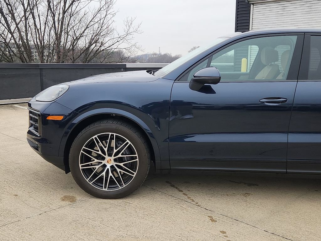 New 2025 Porsche Cayenne image 6