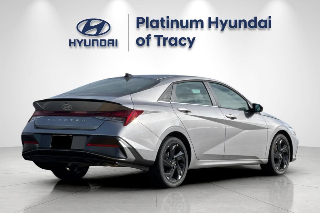 New 2026 Hyundai Elantra SEL Sport Premium FWD image 4