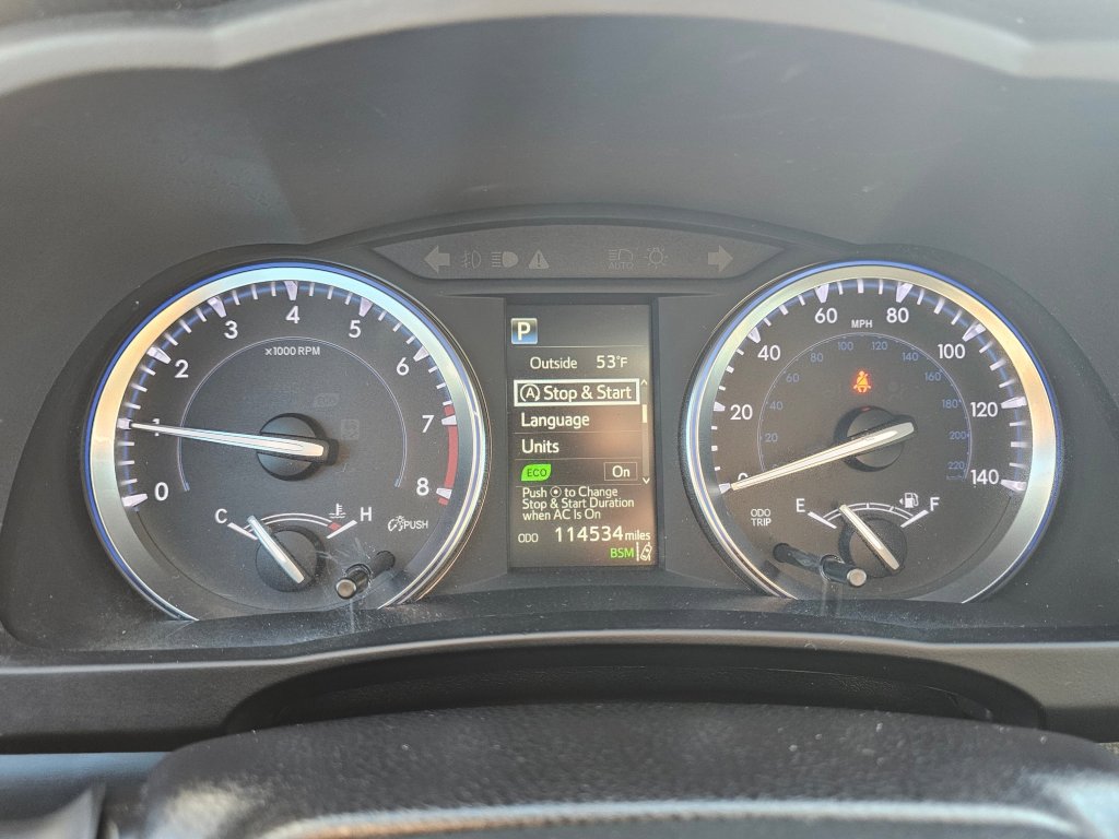 Used 2017 Toyota Highlander SE image 4