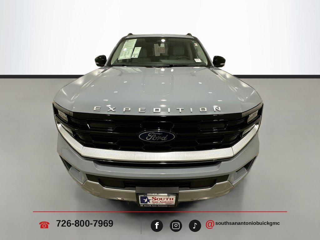 Used 2025 Ford Expedition Max Platinum AWD/4WD image 2
