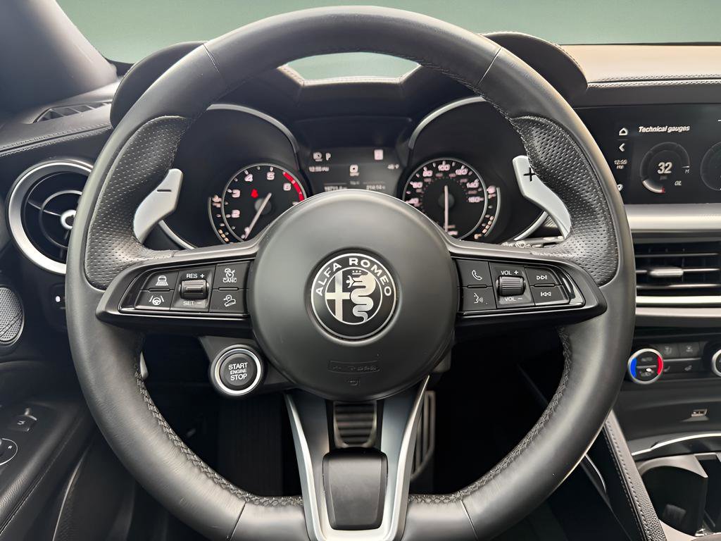 Used 2023 Alfa Romeo Stelvio Veloce image 22
