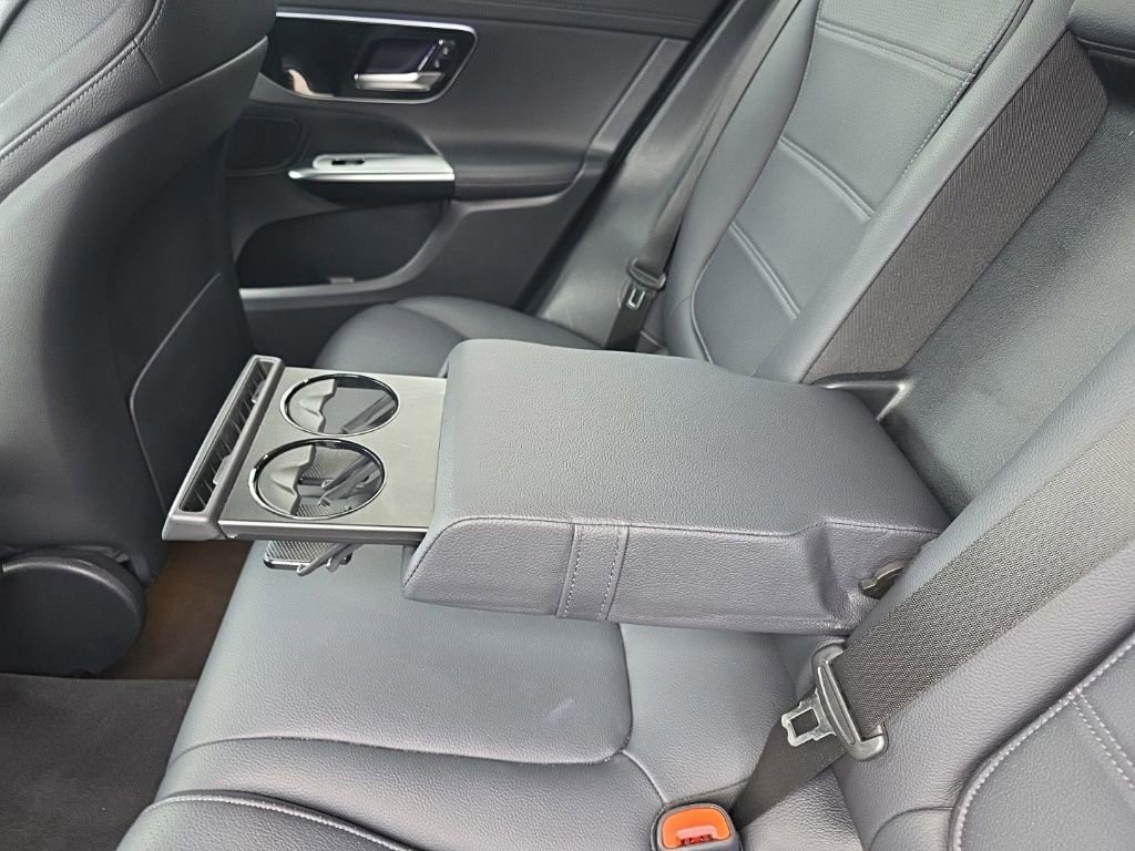 Used 2024 Mercedes-Benz GLC 300 4MATIC image 21