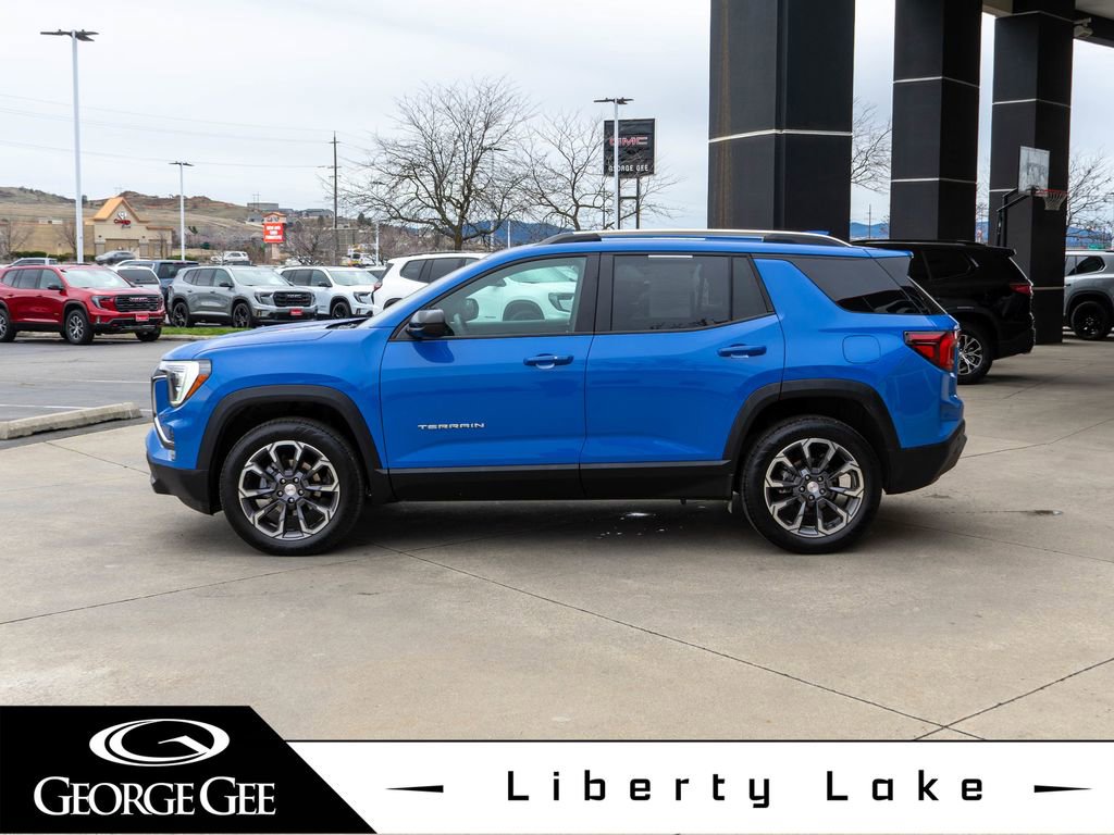 Used 2026 GMC Terrain Elevation w/ Elevation Premium Package image 4