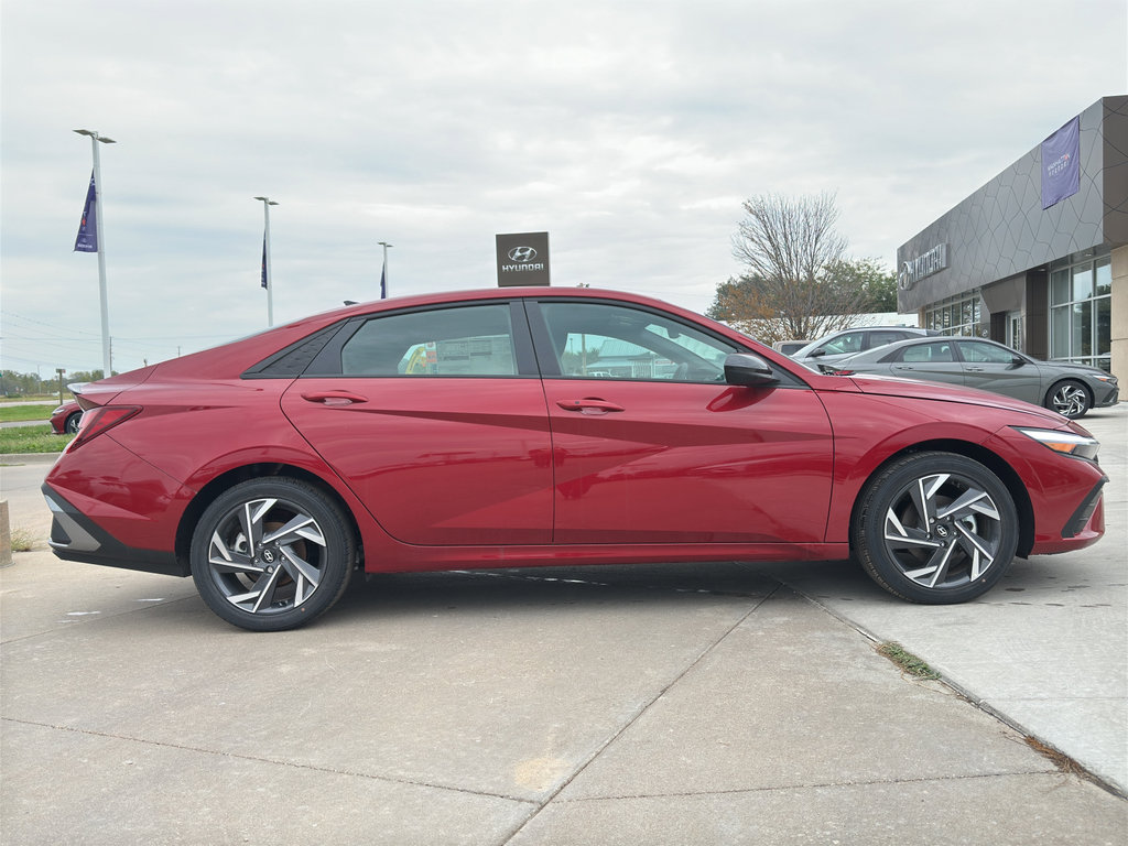 New 2025 Hyundai Elantra Sport image 7