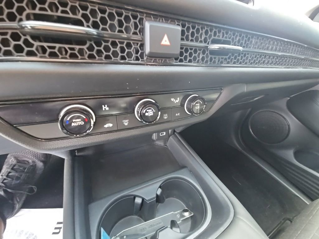 Used 2025 Honda HR-V LX image 18