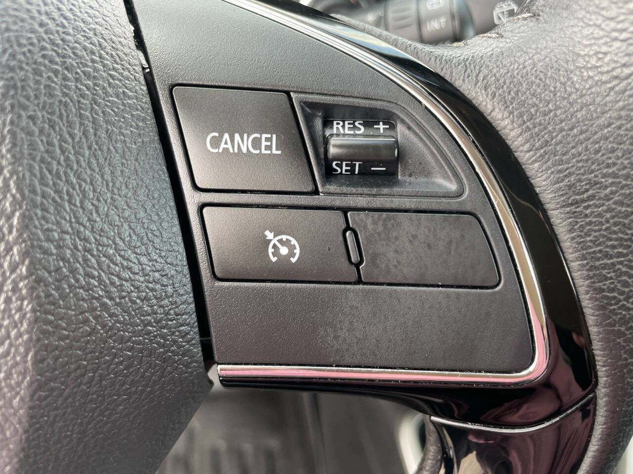 Used 2020 Mitsubishi Outlander SE image 34
