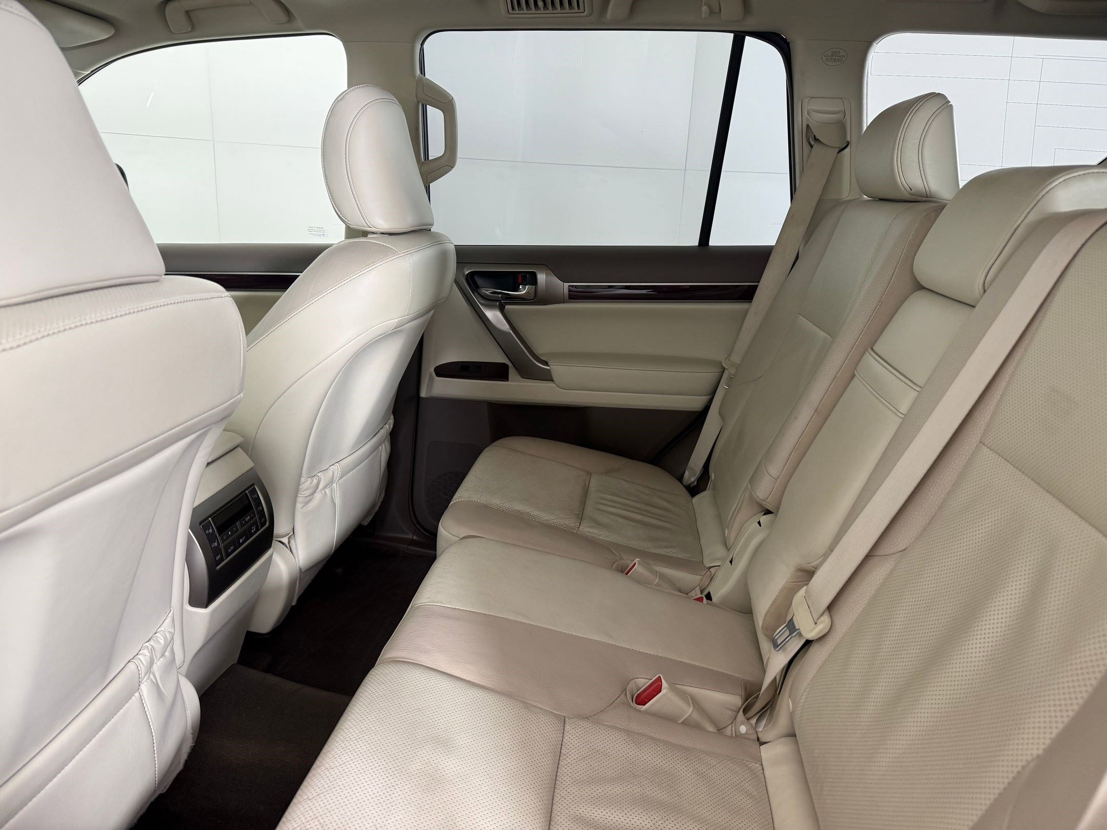 Used 2017 Lexus GX 460 image 25