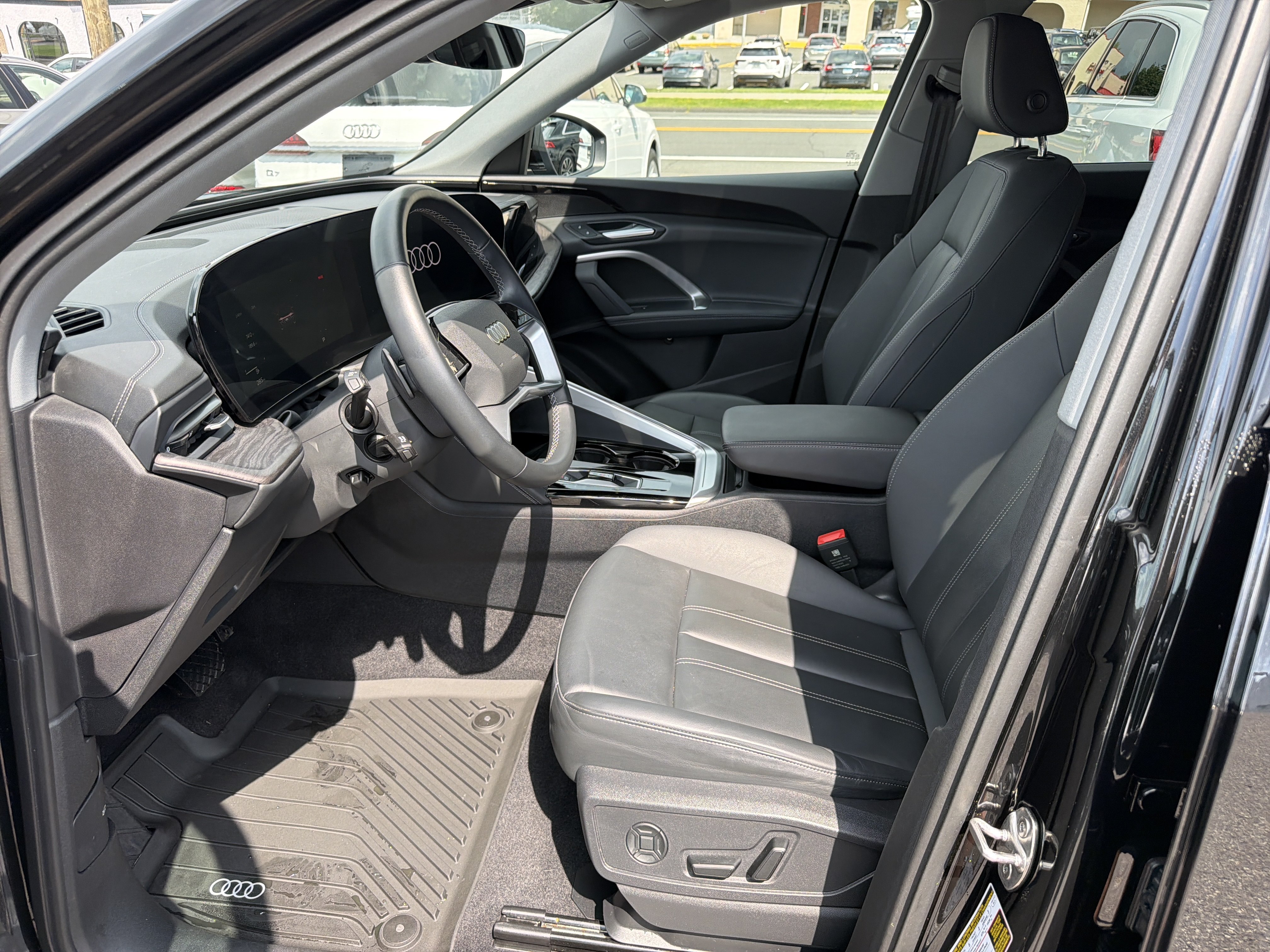 Certified 2025 Audi Q5 Premium w/ Convenience Package AWD/4WD image 6