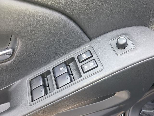 Certified 2025 Nissan Frontier SV RWD image 28