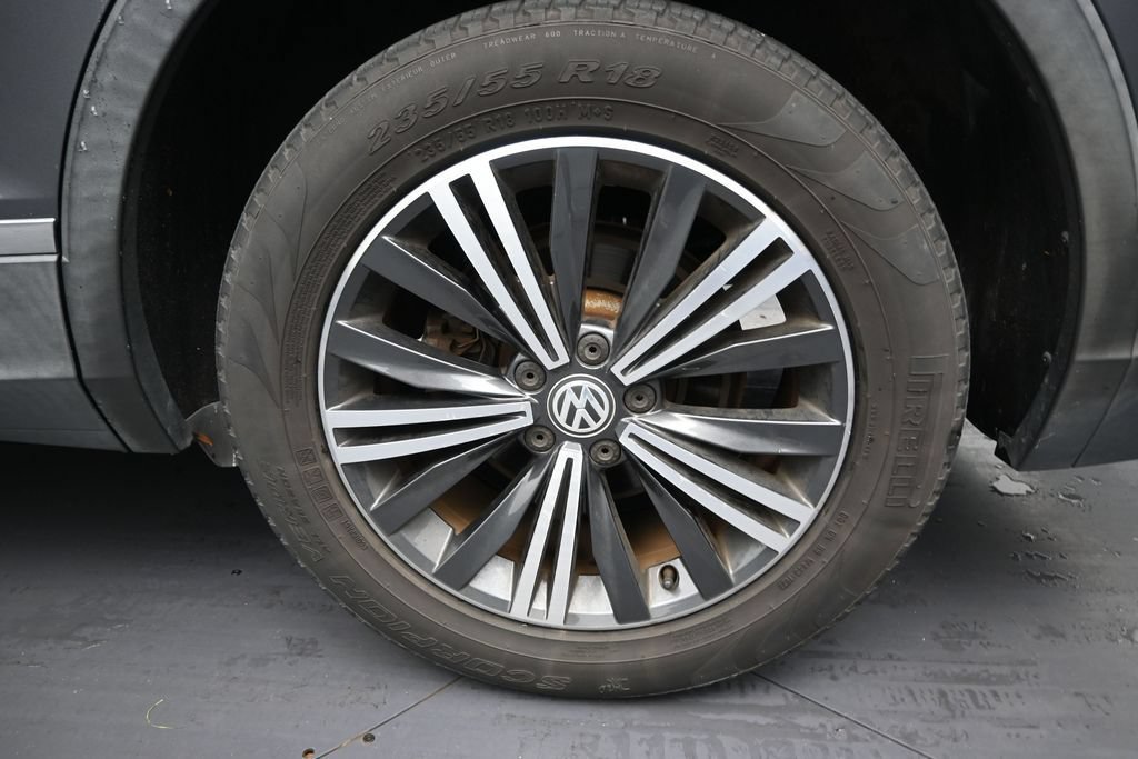 Used 2018 Volkswagen Tiguan SE w/ 18" Alloy Wheels Package FWD image 10