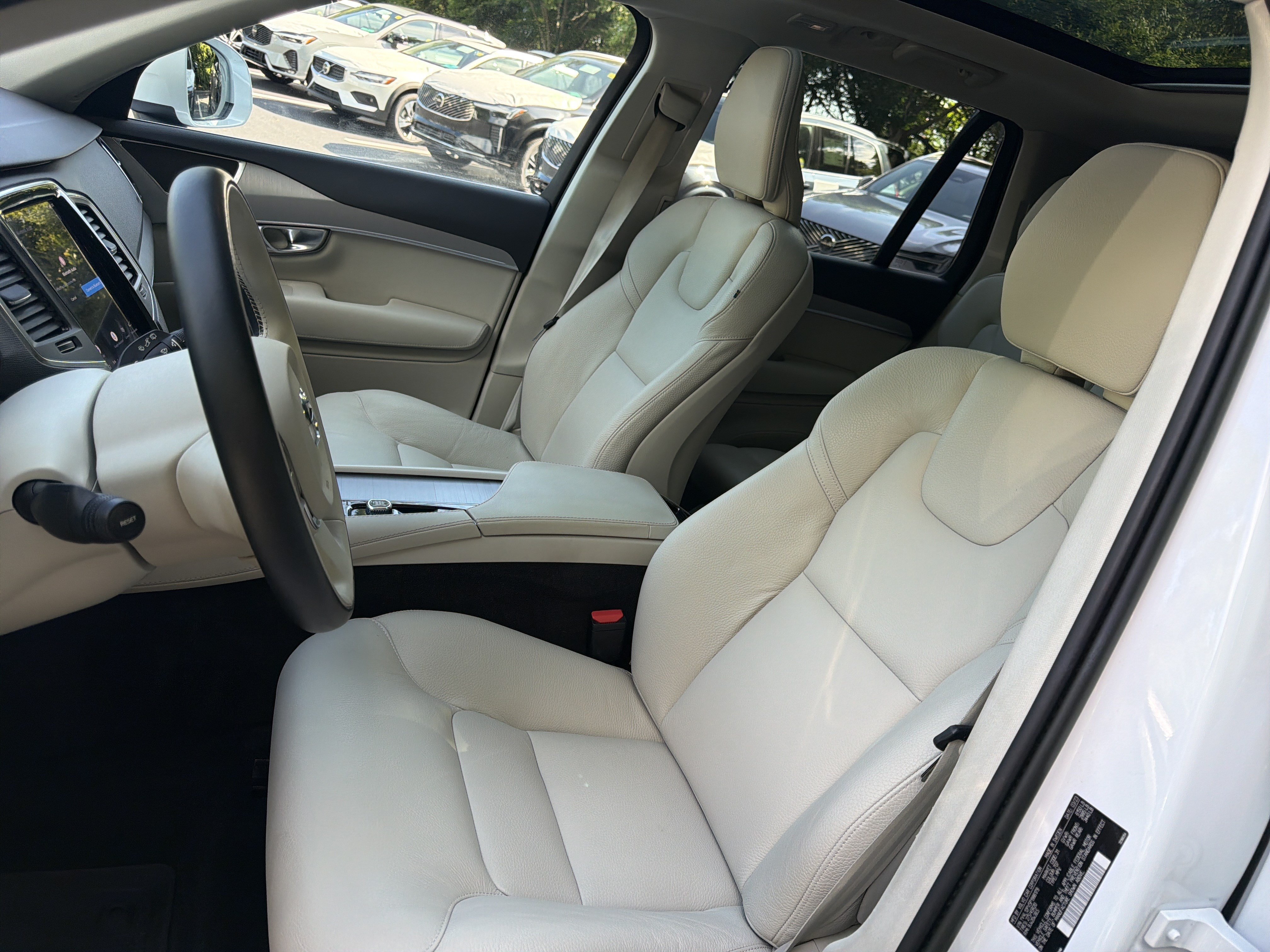 Certified 2023 Volvo XC90 B5 Core w/ Protection Package Premier AWD/4WD image 16