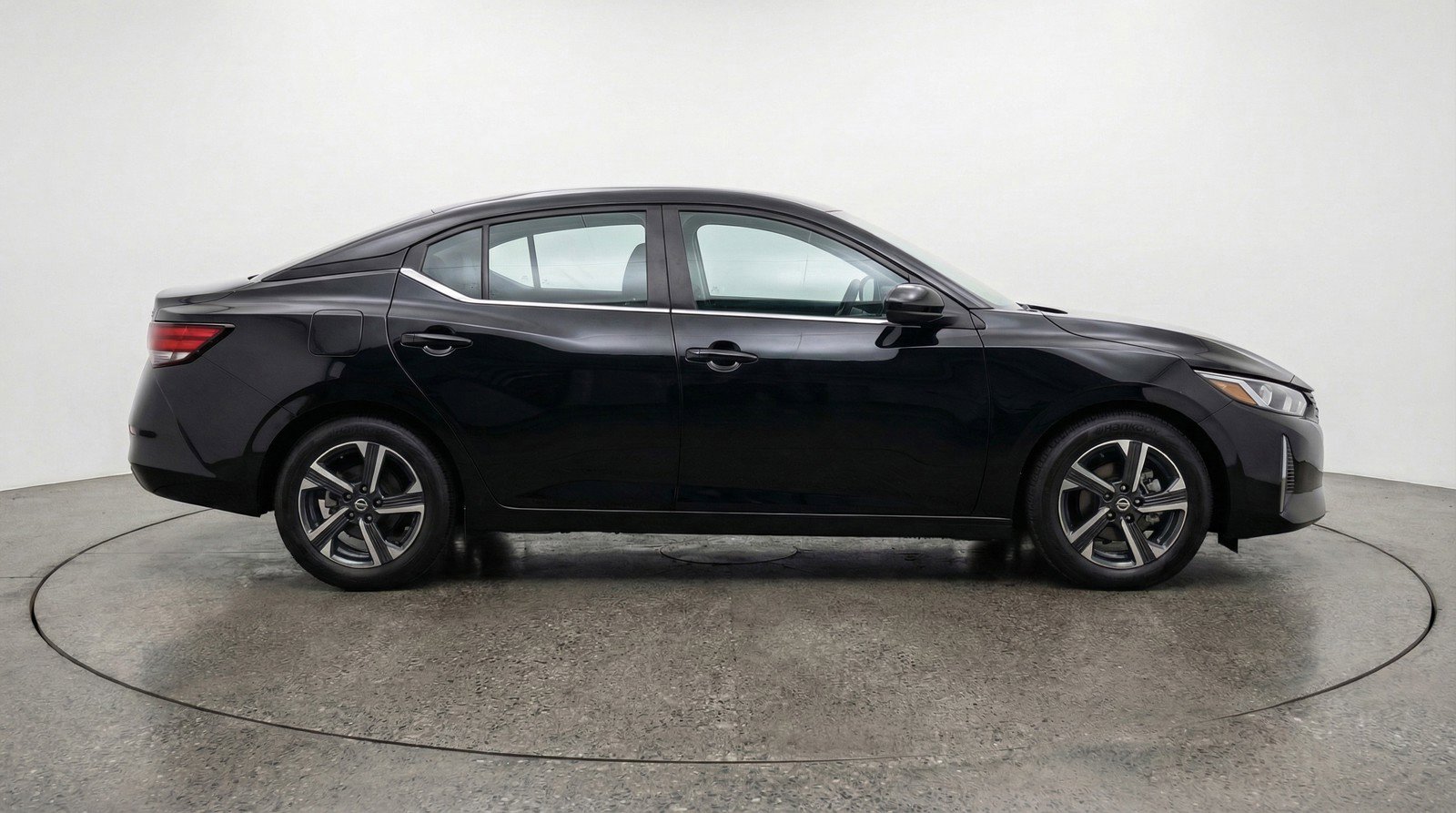 Used 2025 Nissan Sentra SV FWD image 9