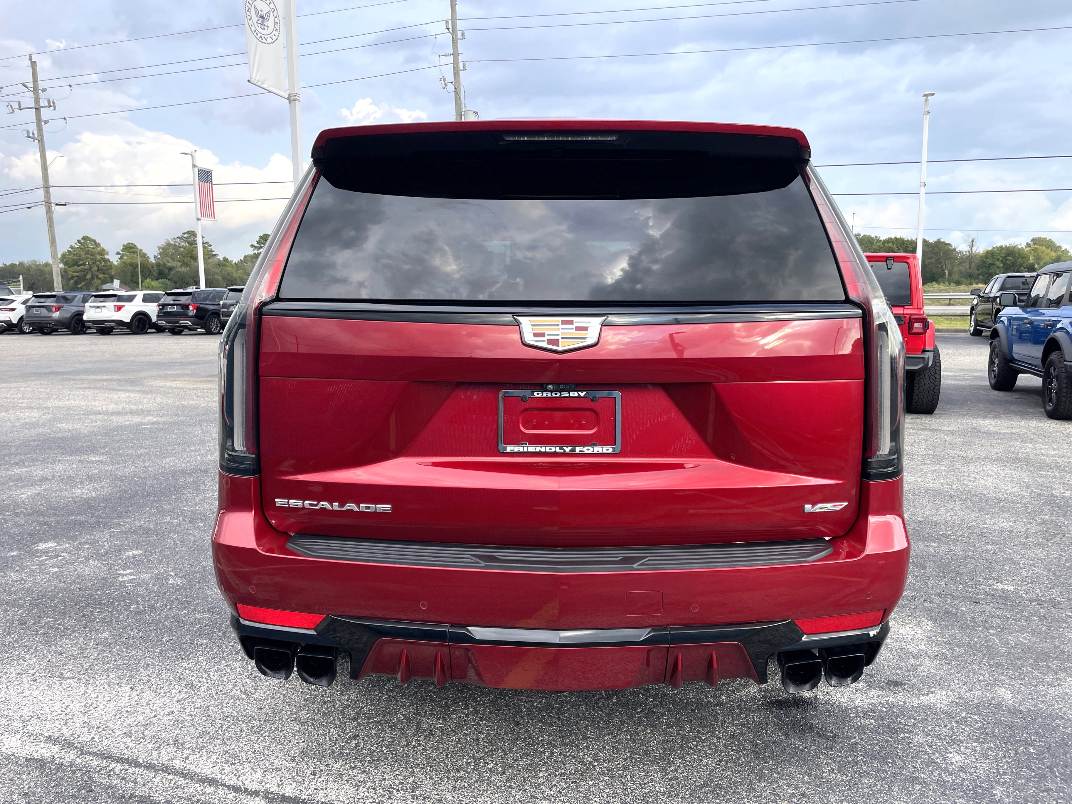 Used 2023 Cadillac Escalade V image 3