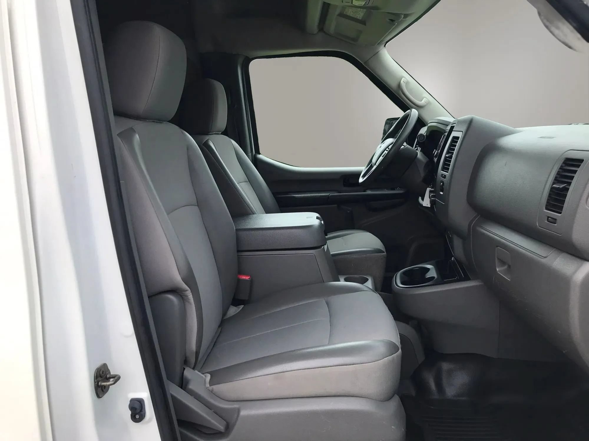 Used 2018 Nissan NV 2500 SV w/ Navigation Package RWD image 37