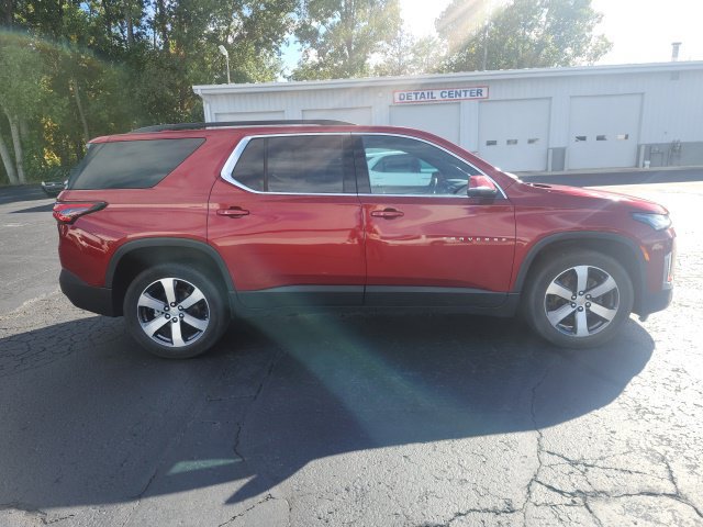 Certified 2023 Chevrolet Traverse LT w/ LT Premium Package AWD/4WD image 4